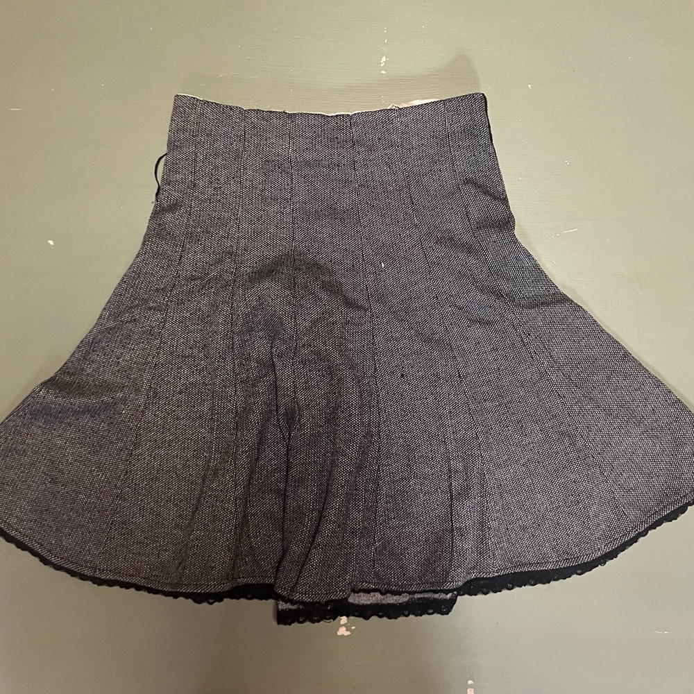 Gray pleated skirt